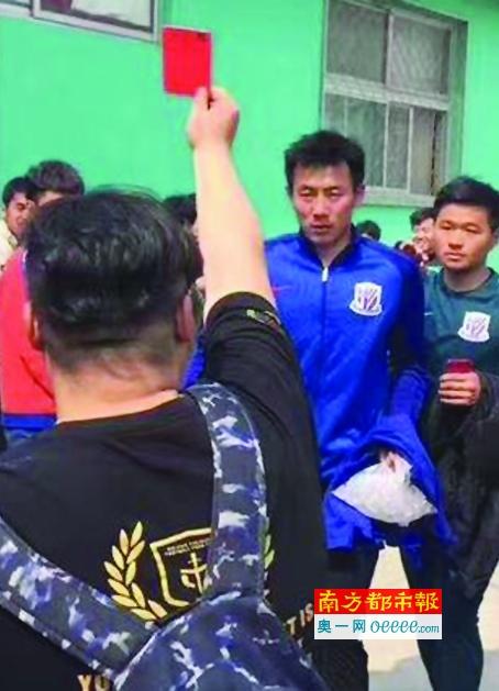 意大利天空体育表示，米兰进攻核心莱奥将在本场比赛复出首发，这对红黑军团是个好消息。